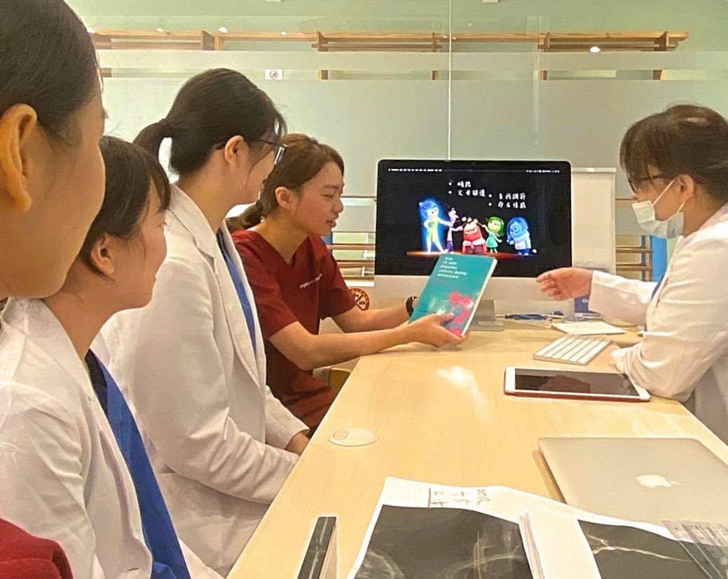 青少年原發性脊椎側彎心理探討